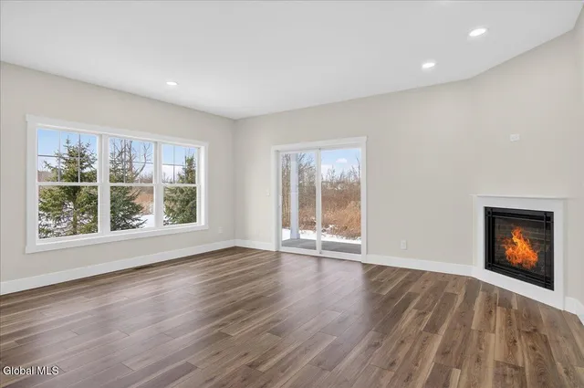 $498,000 | 3 Elena Court, Halfmoon, NY 12065