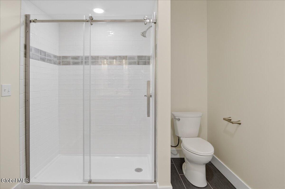 3 Elena Court Halfmoon, NY 12065 - Photo 23 of 47 Primary Bathroom