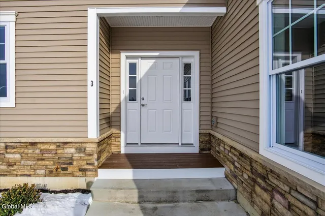 $498,000 | 3 Elena Court, Halfmoon, NY 12065