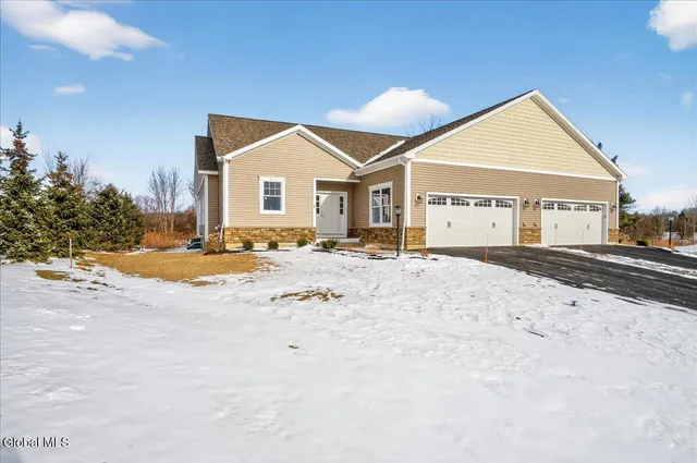 $498,000 | 3 Elena Court, Halfmoon, NY 12065