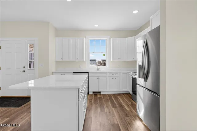 $498,000 | 3 Elena Court, Halfmoon, NY 12065