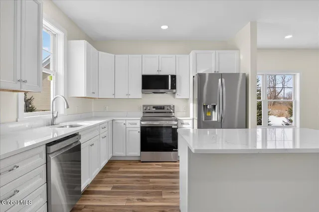 $498,000 | 3 Elena Court, Halfmoon, NY 12065