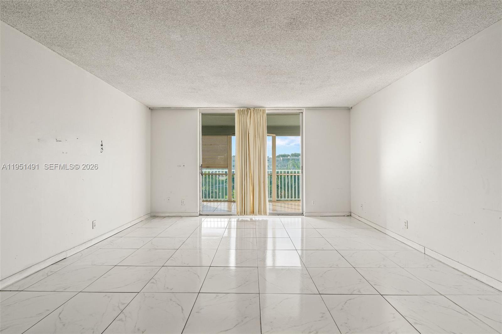 1024 Southeast 3rd Avenue, Unit 301 Dania Beach, FL 33004 - Photo 13 of 38
