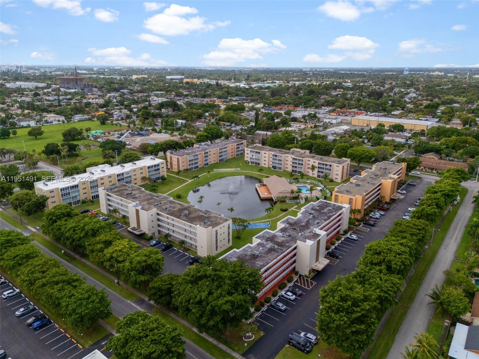 1024 Southeast 3rd Avenue, Unit 301 Dania Beach, FL 33004 - Photo 32 of 38