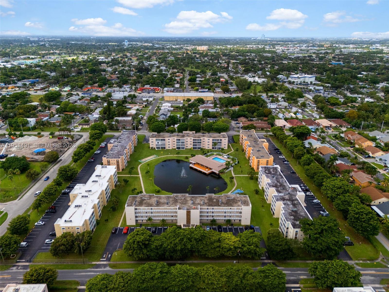 1024 Southeast 3rd Avenue, Unit 301 Dania Beach, FL 33004 - Photo 33 of 38