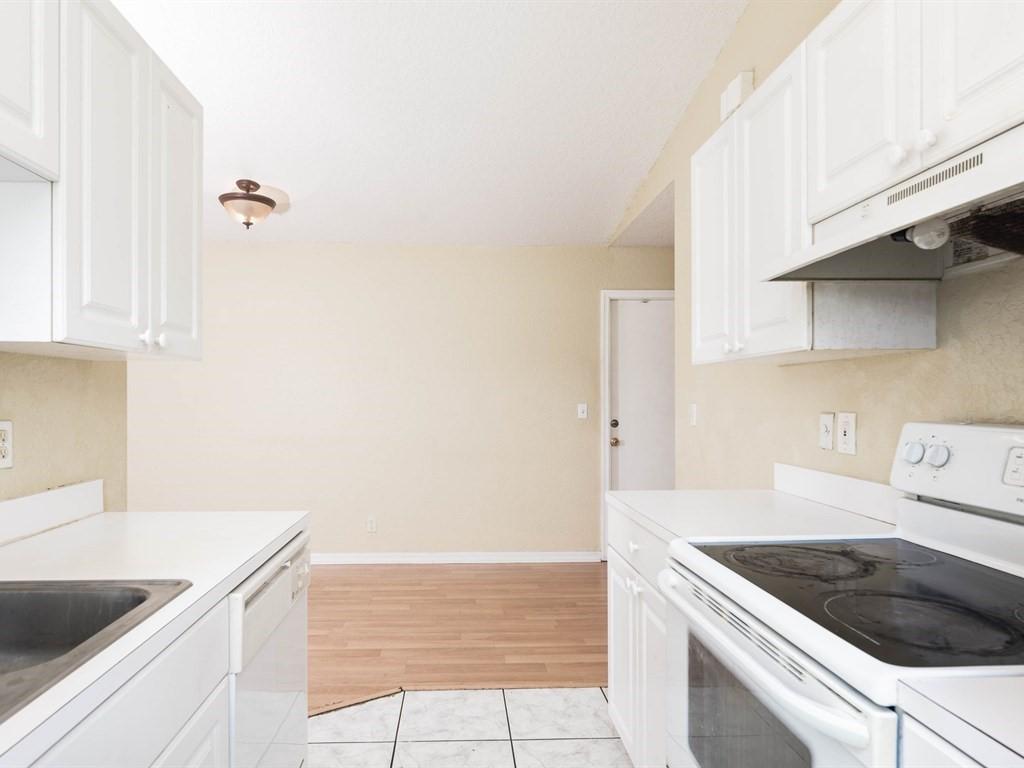 2093 East Ridge Circle East Boynton Beach, FL 33435 - Photo 13 of 25 013_Great Workspace