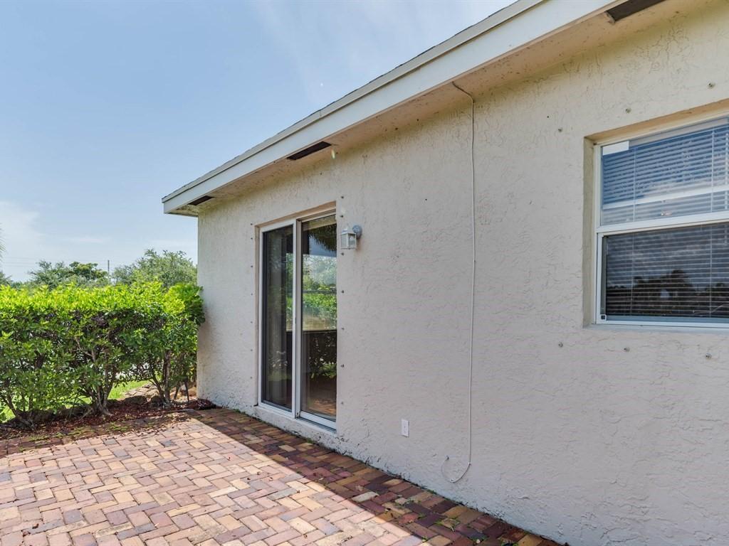 2093 East Ridge Circle East Boynton Beach, FL 33435 - Photo 21 of 25 022_Patio