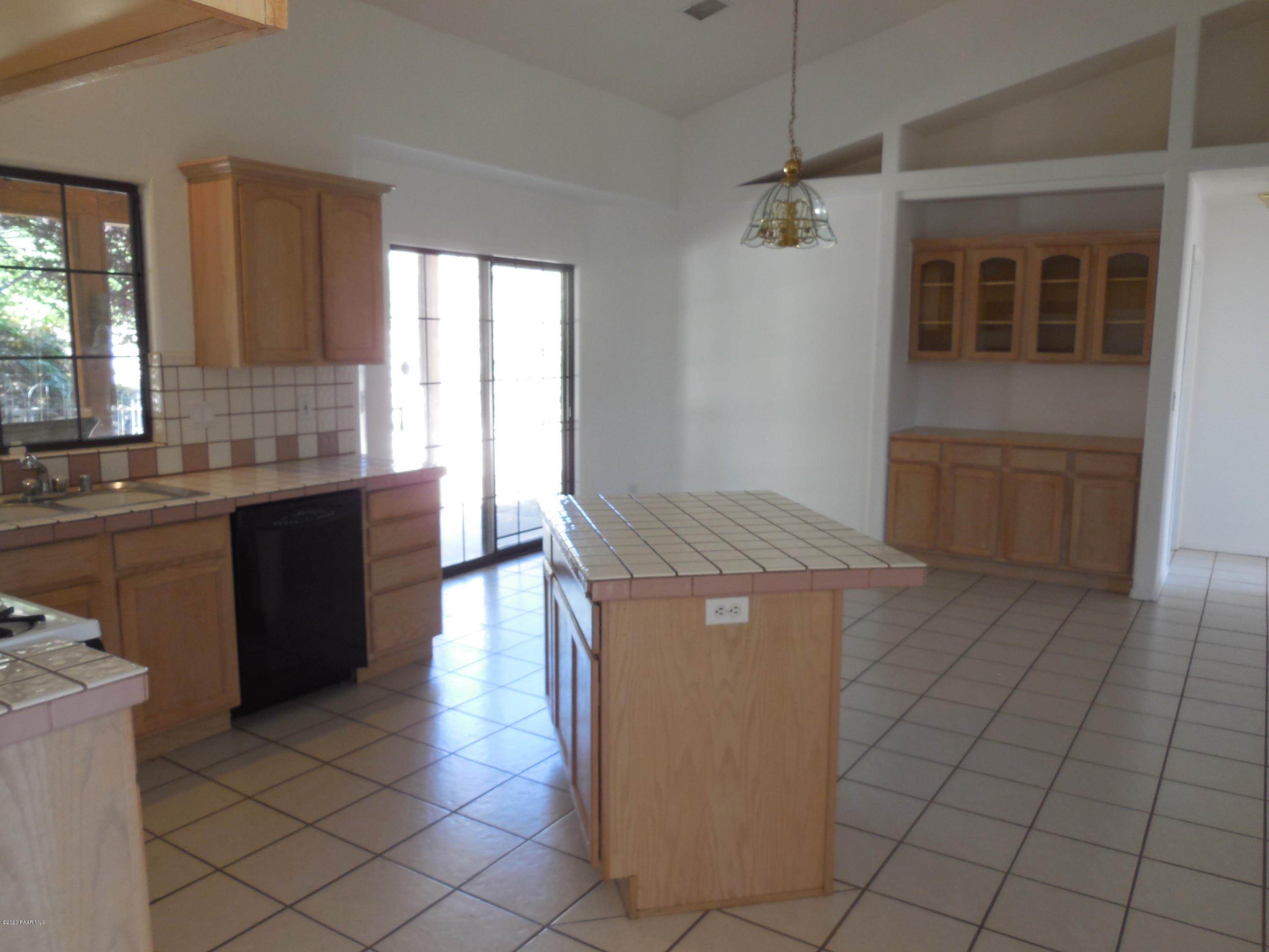 5434 North Robert Road Prescott Valley, AZ 86314 - Photo 13 of 24 Kitchen