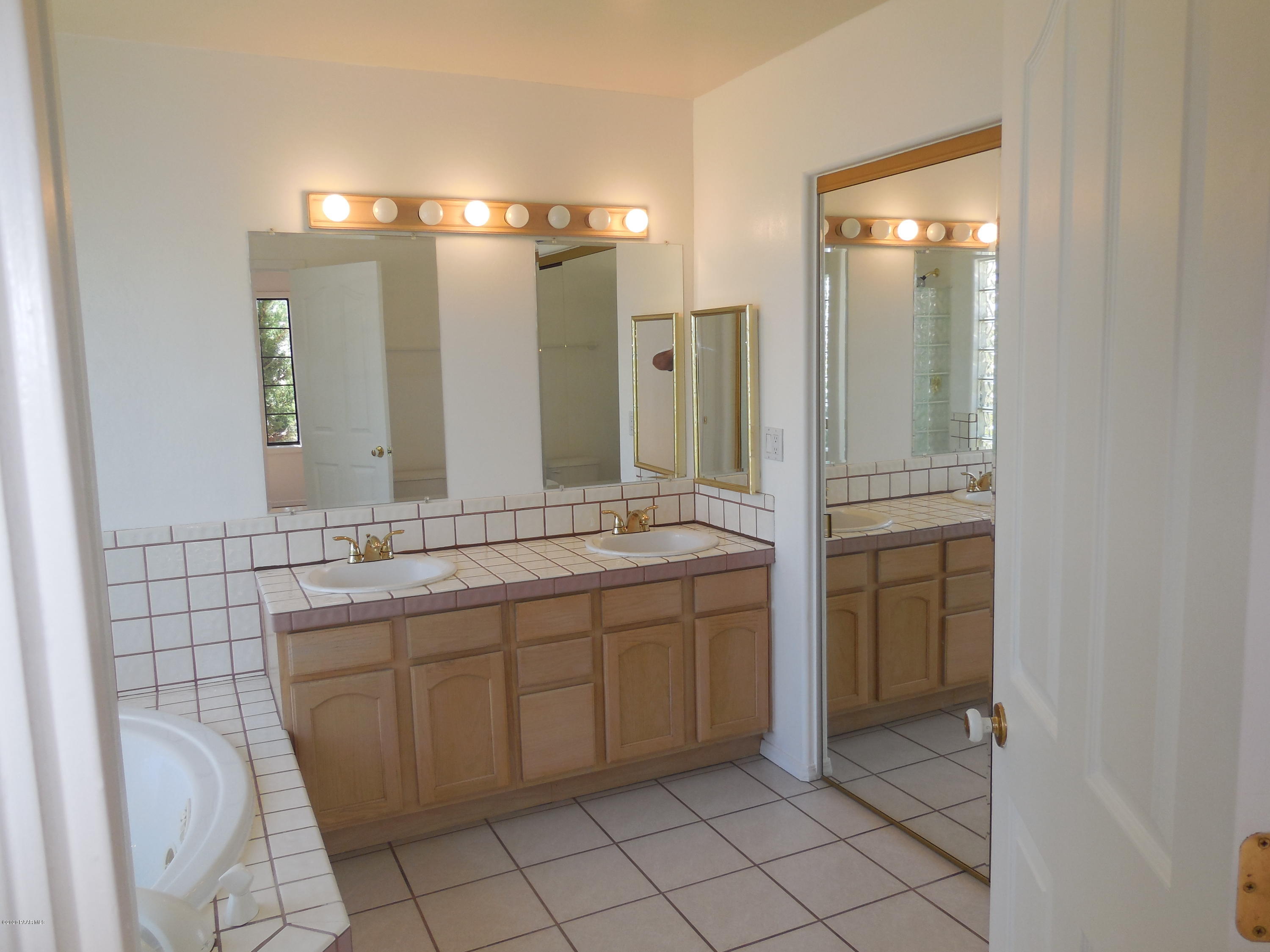 5434 North Robert Road Prescott Valley, AZ 86314 - Photo 17 of 24 Master bath