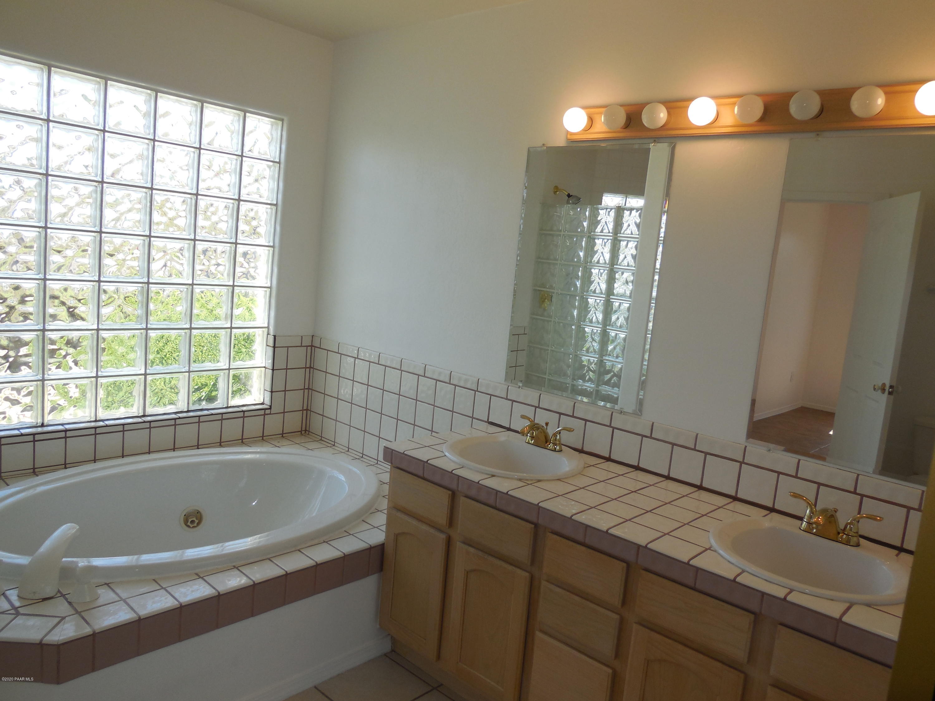 5434 North Robert Road Prescott Valley, AZ 86314 - Photo 18 of 24 Master bath