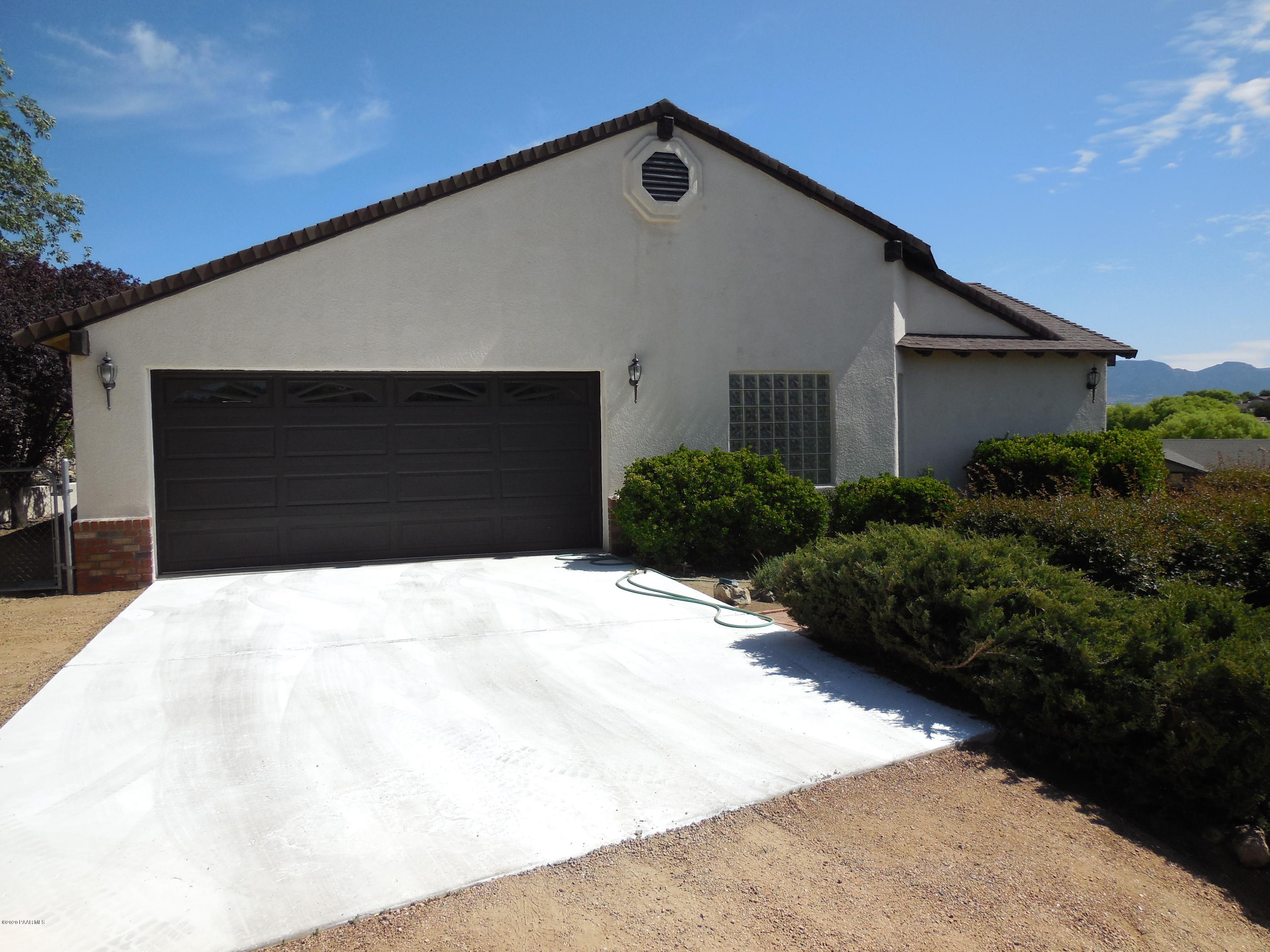 5434 North Robert Road Prescott Valley, AZ 86314 - Photo 4 of 24 garage