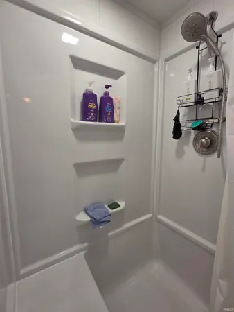 $235,000 | 254 Center Street, Auburn, IN 46706