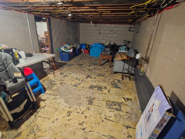 $235,000 | 254 Center Street, Auburn, IN 46706