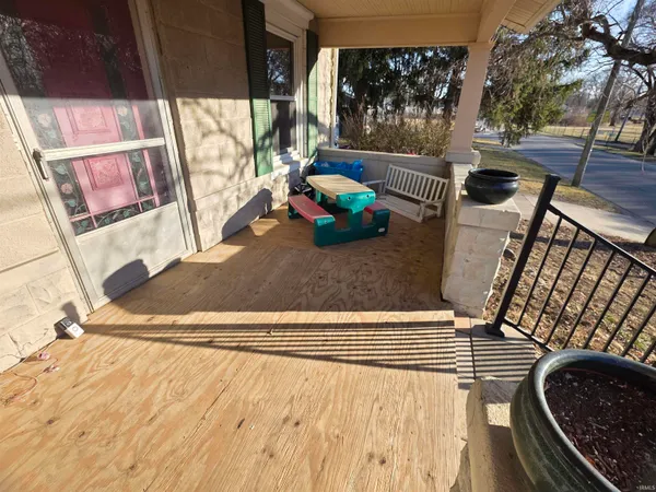 $235,000 | 254 Center Street, Auburn, IN 46706