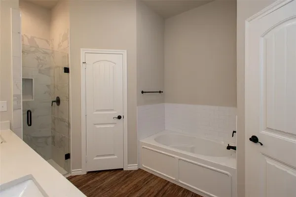 a bathroom with bathtub