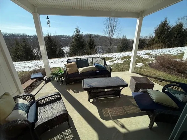 $355,000 | 211 Settler's Court, Venetia, PA 15367