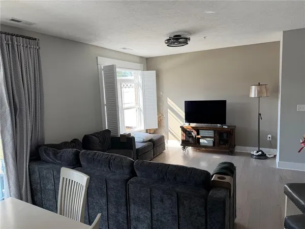 $355,000 | 211 Settler's Court, Venetia, PA 15367