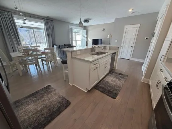 $355,000 | 211 Settler's Court, Venetia, PA 15367