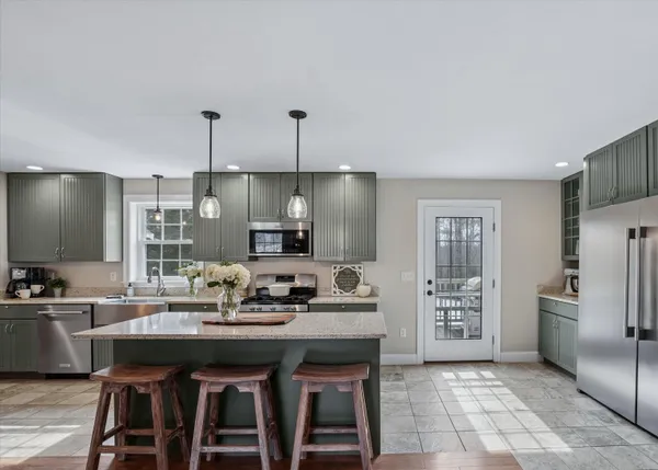 $950,000 | 30 Dow Road, Mont Vernon, NH 03057