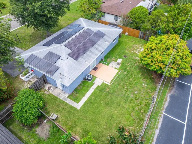 $2,900 | 3701 60th Street North, St. Petersburg, FL 33710