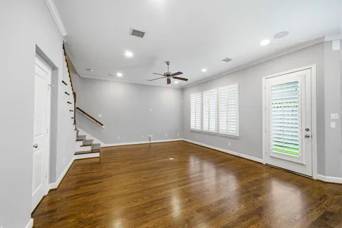 $529,900 | 4926 Ella Boulevard, Houston, TX 77018