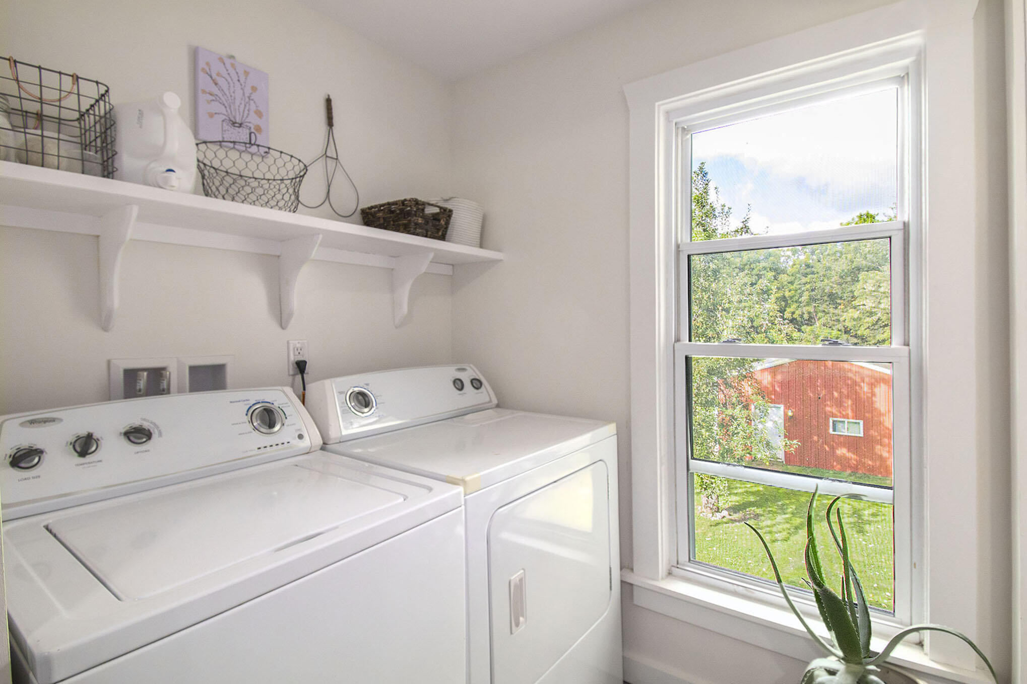 3986 Haynes Road Stockbridge, MI 49285 - Photo 20 of 35 Laundry Room