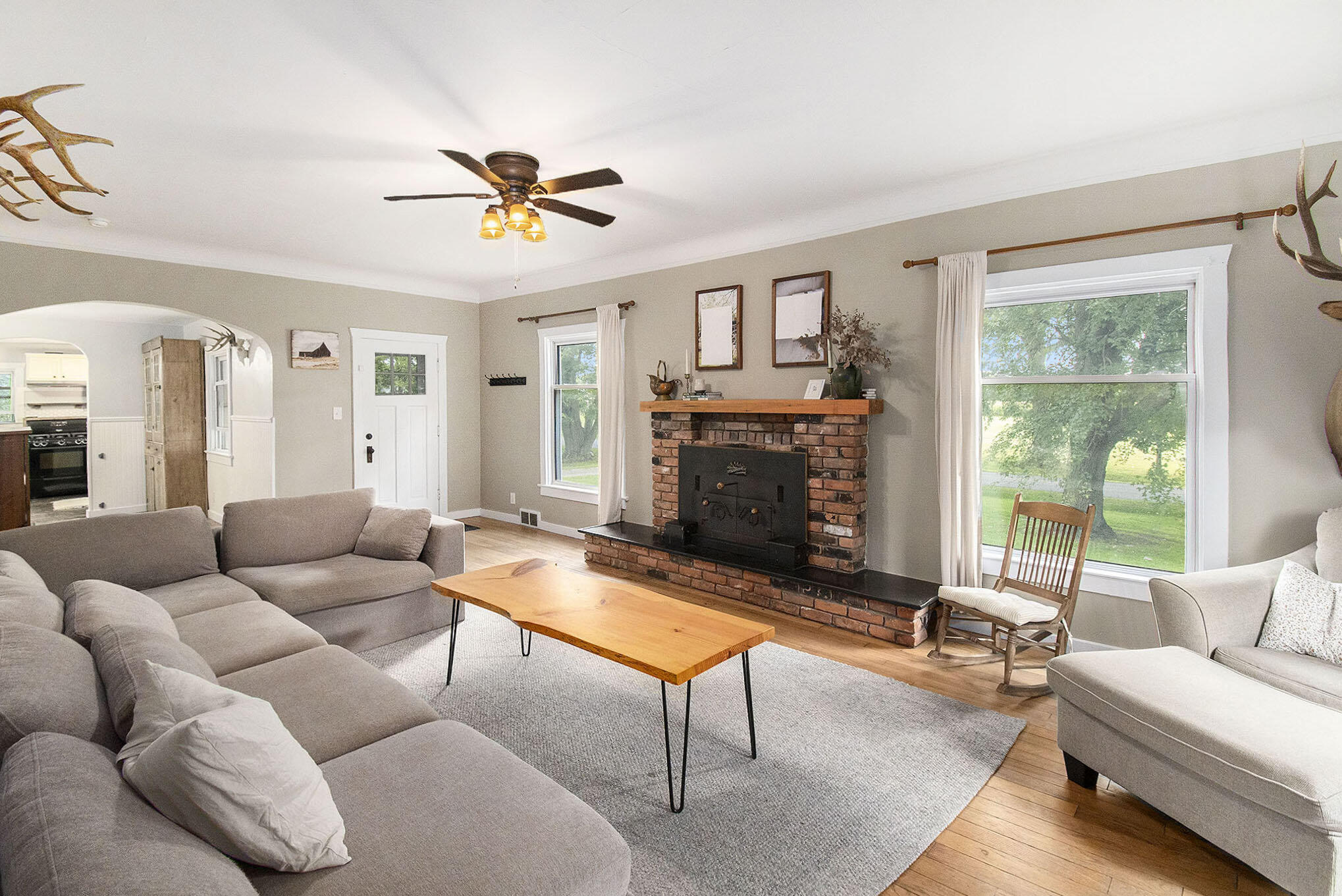 3986 Haynes Road Stockbridge, MI 49285 - Photo 10 of 35 Living Room 4