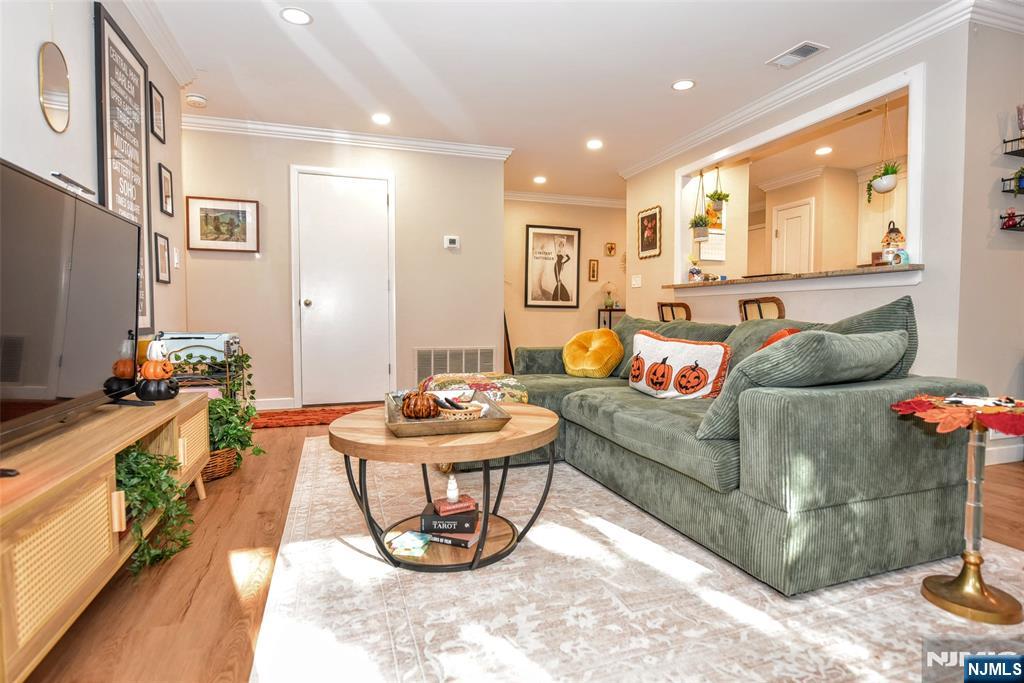 3221 Hilltop Road Mahwah, NJ 07430 - Photo 8 of 24 Gallery Image 8