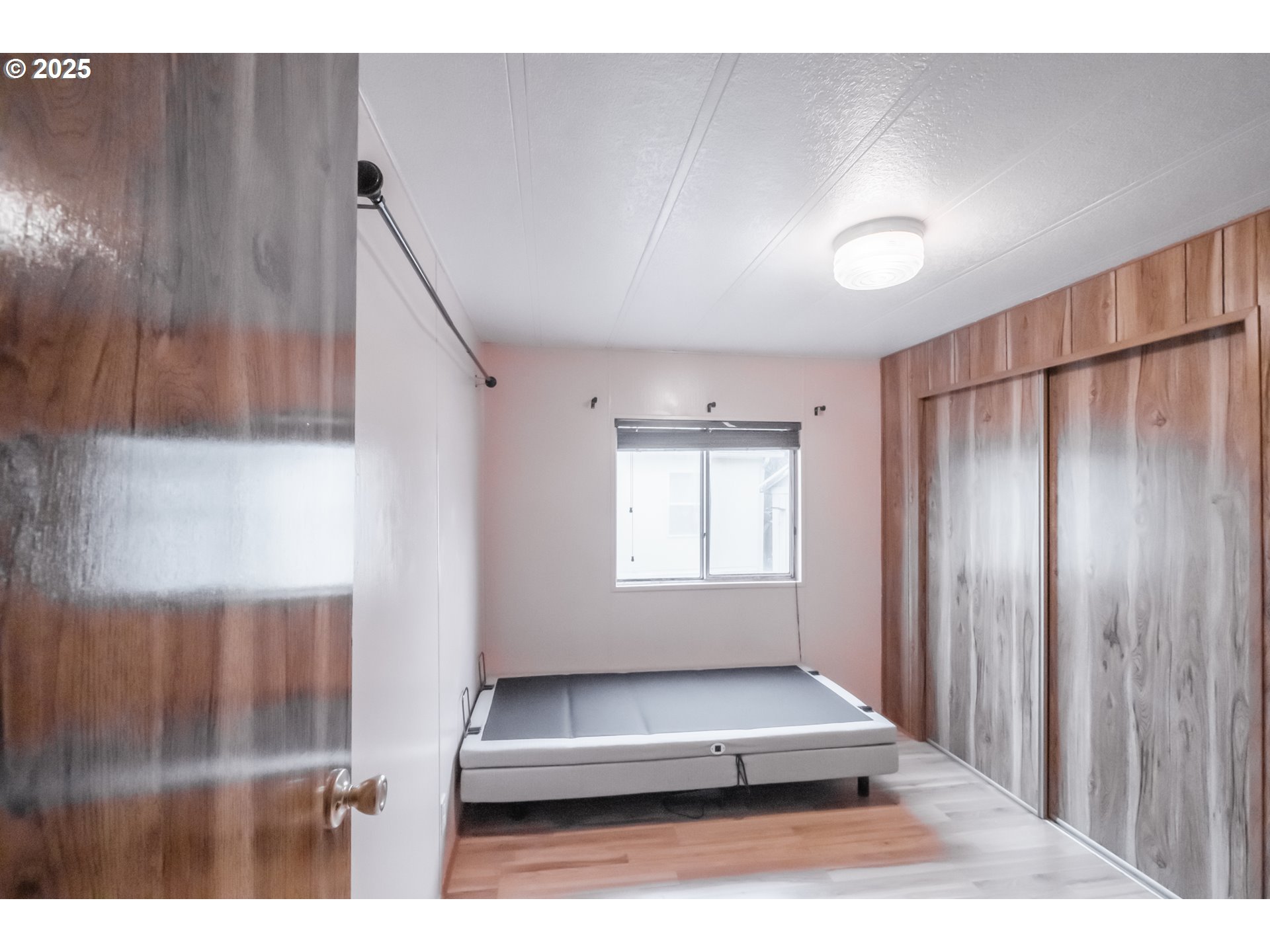 3760 Highway 101, Unit 7A Florence, OR 97439 - Photo 19 of 34 a view of entryway with wooden floor