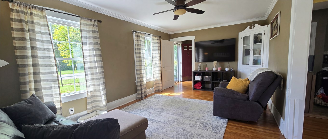 37 Clinton Street Batavia, NY 14020 - Photo 3 of 17 Living Room