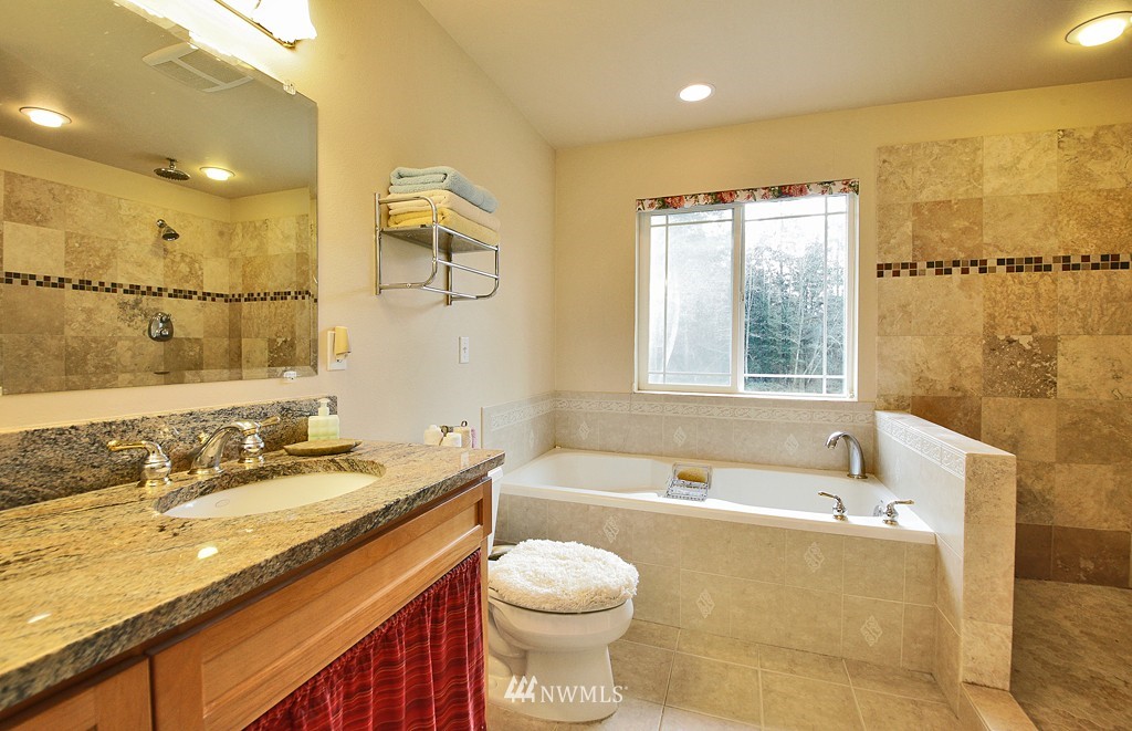 4100 Glendale Road Clinton, WA 98236 - Photo 21 of 25 Gallery Image 21
