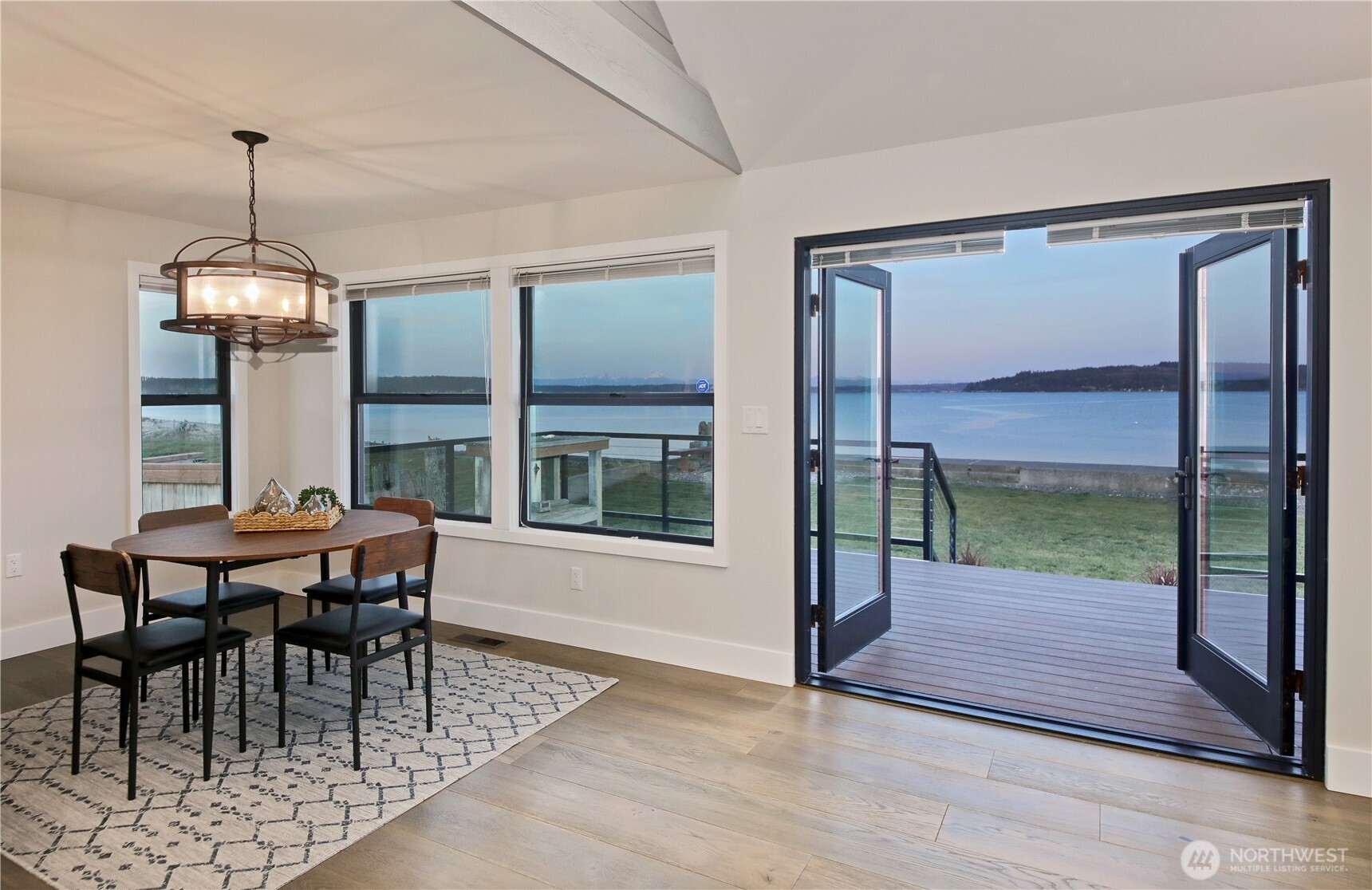 2805 North Bluff Road Greenbank, WA 98253 - Photo 10 of 38 Gallery Image 10