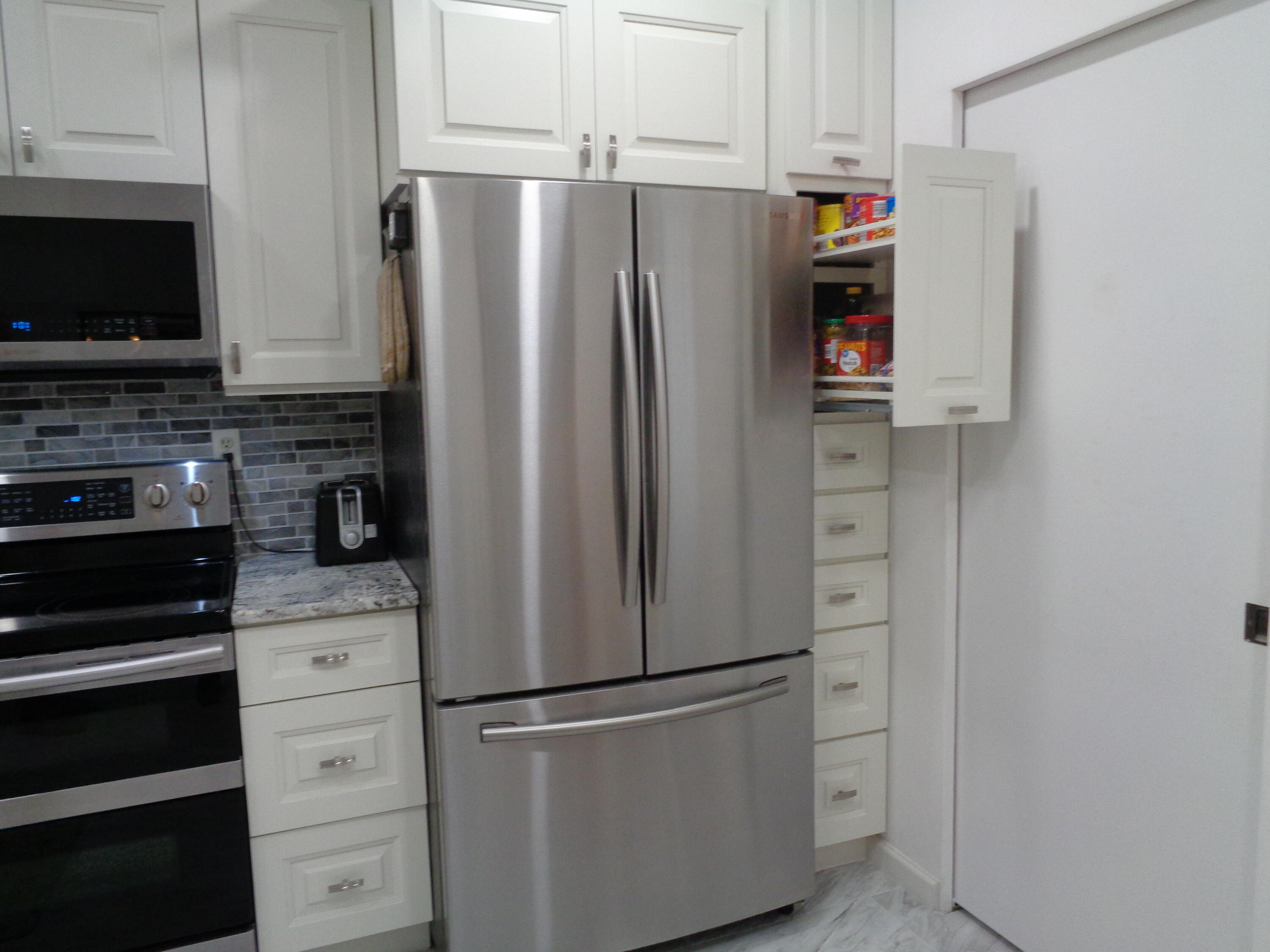 8120 Windgate Drive Boca Raton, FL 33496 - Photo 5 of 28 8120 Windgate Kitchen 4