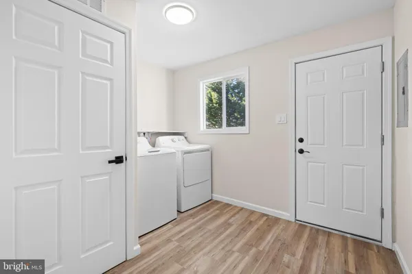 a view of utility room