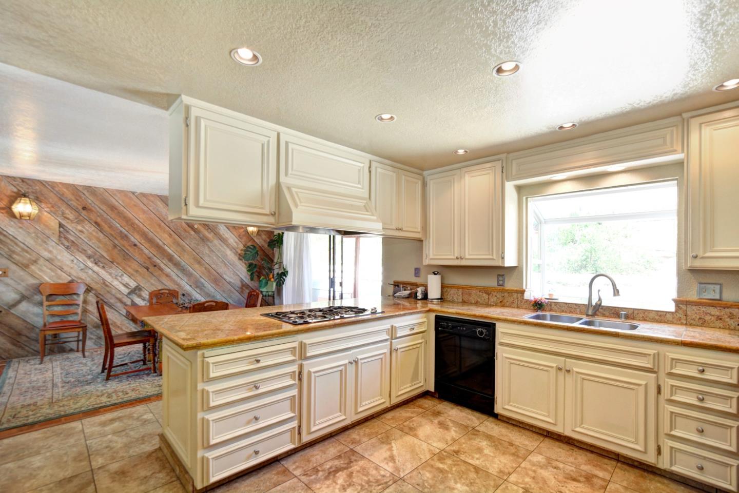 17545 Cross Road Salinas, CA 93907 - Photo 14 of 30 Gallery Image 14