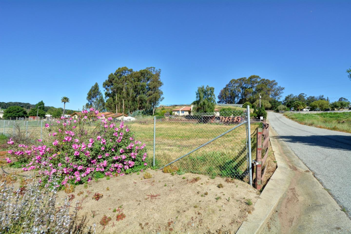 17545 Cross Road Salinas, CA 93907 - Photo 23 of 30 Gallery Image 23