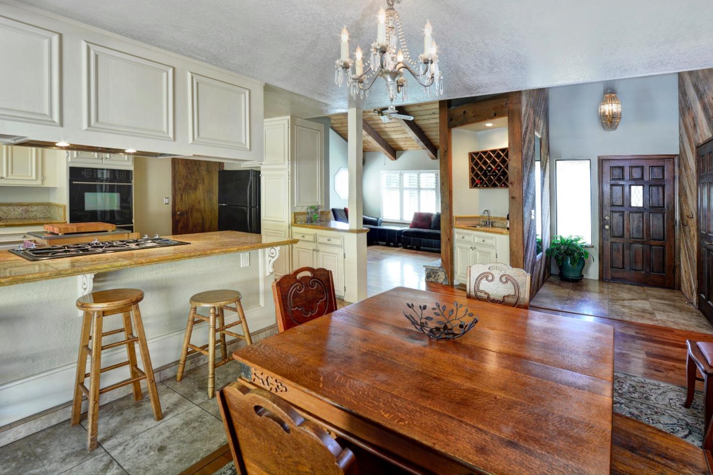 17545 Cross Road Salinas, CA 93907 - Photo 6 of 30 Gallery Image 6