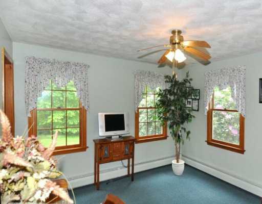 59 Ridge Road Scituate, RI 02857 - Photo 5 of 12 Den/Family/Great Room.