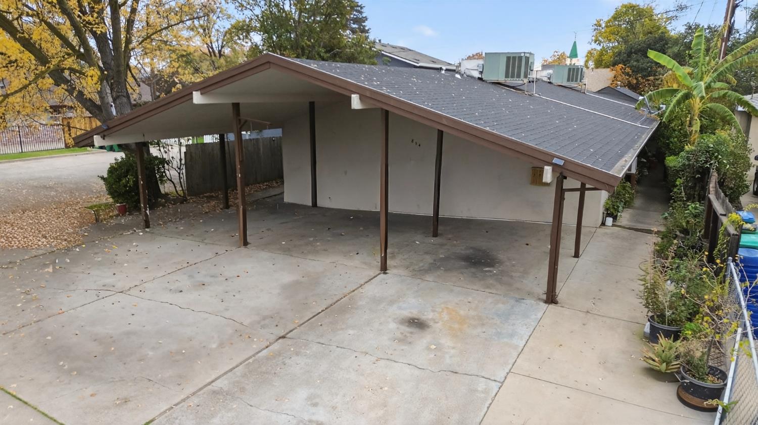 834 South Washington Street Lodi, CA 95240 - Photo 35 of 42 a backyard of a house with table and chairs