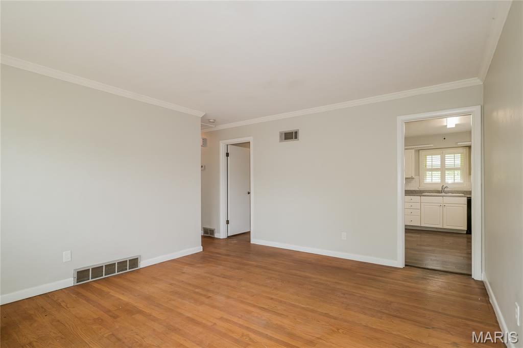 670 Florland Drive Florissant, MO 63031 - Photo 5 of 17