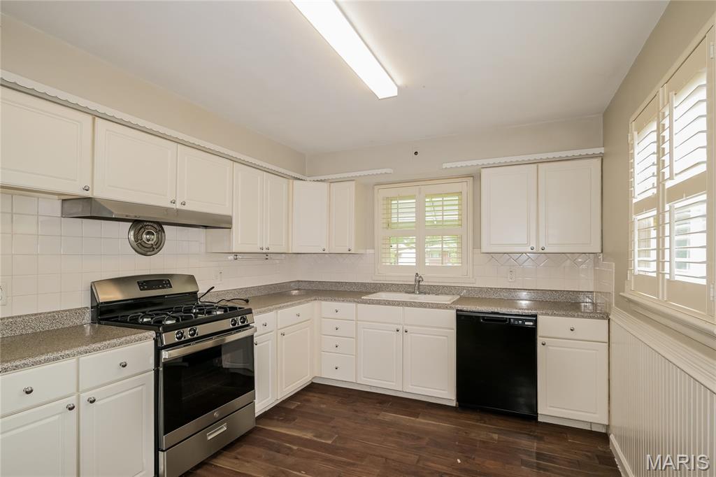 670 Florland Drive Florissant, MO 63031 - Photo 7 of 17