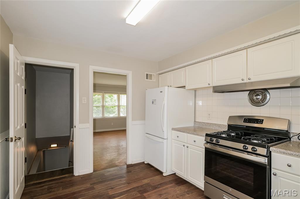 670 Florland Drive Florissant, MO 63031 - Photo 8 of 17