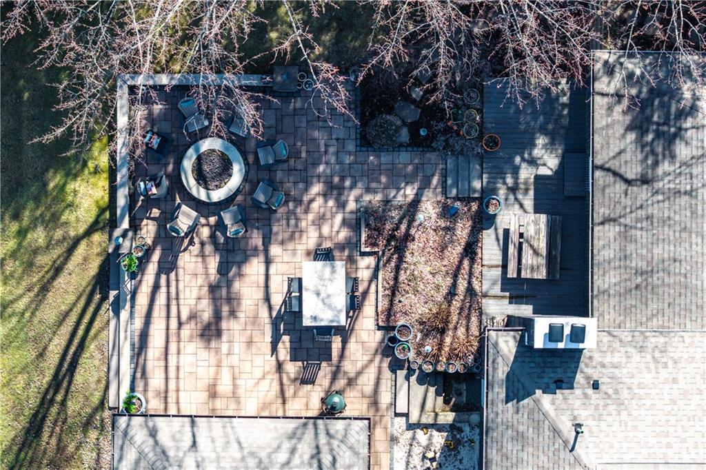 469 Mars Valencia Road Valencia, PA 16059 - Photo 3 of 45