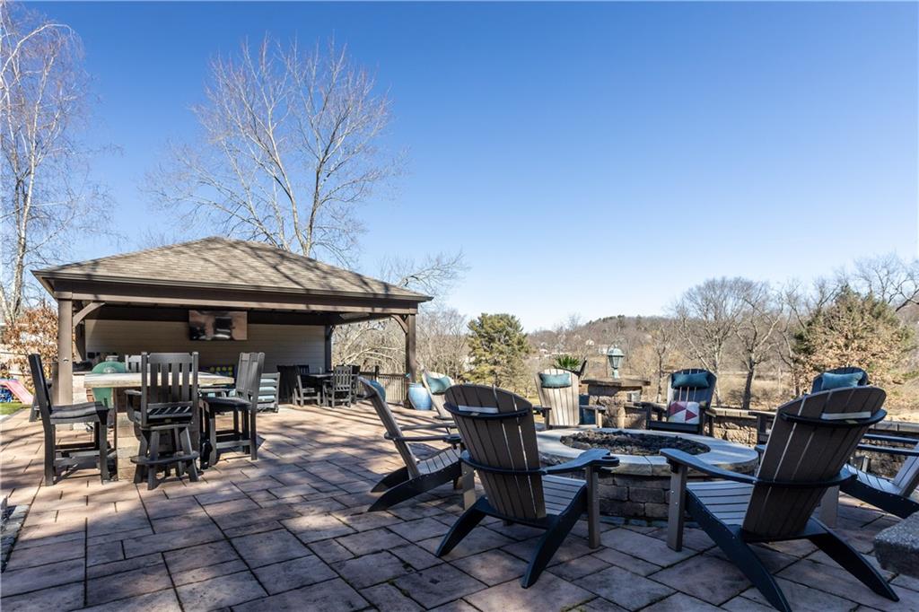 469 Mars Valencia Road Valencia, PA 16059 - Photo 4 of 45