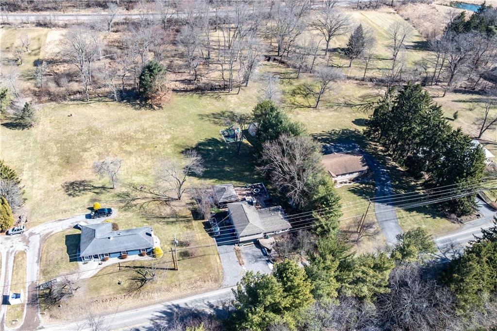 469 Mars Valencia Road Valencia, PA 16059 - Photo 5 of 45