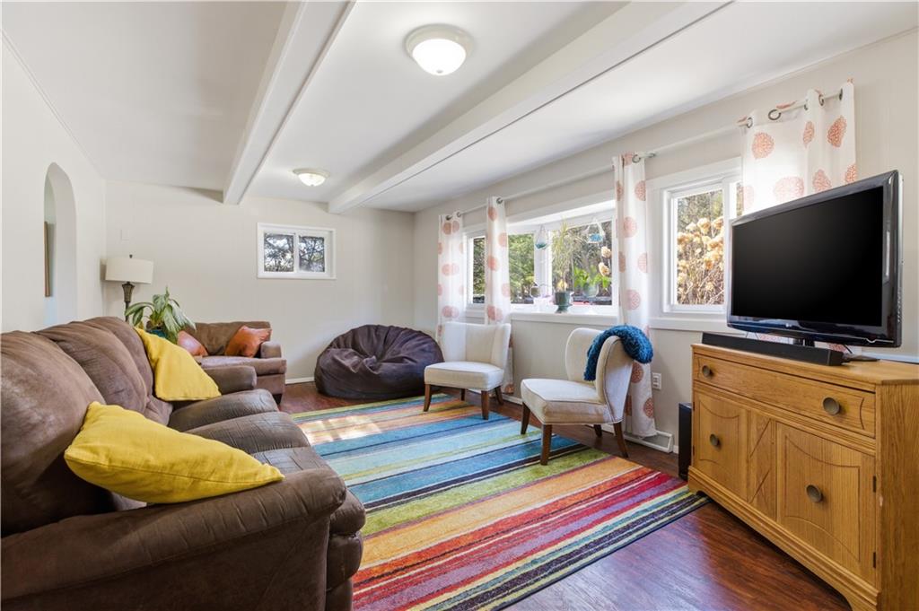 469 Mars Valencia Road Valencia, PA 16059 - Photo 8 of 45