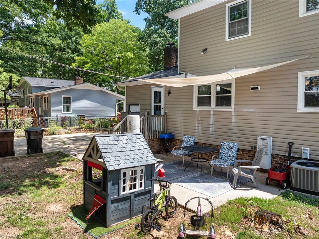 1001 Oakview Road High Point, NC 27265 - Photo 6 of 35