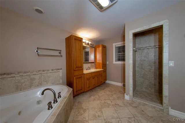 $749,000 | 214 Driftwood Drive, Oneida, NY 13421