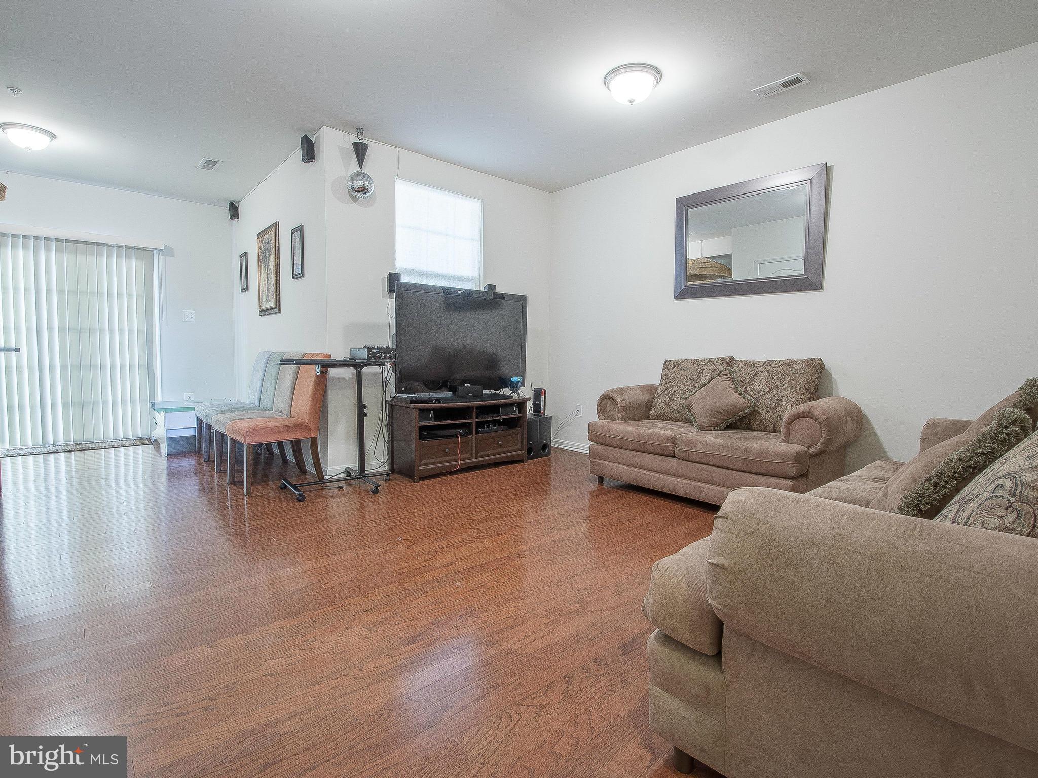 23034 Meadow Mist Road Clarksburg, MD 20871 - Photo 5 of 30 Family Room