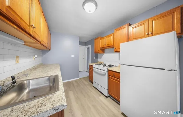 $1,650 | 37 Granfield Avenue, Bridgeport, CT 06610